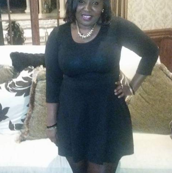 3/4 sleeve little  black dress with design - Picture 6 of 9